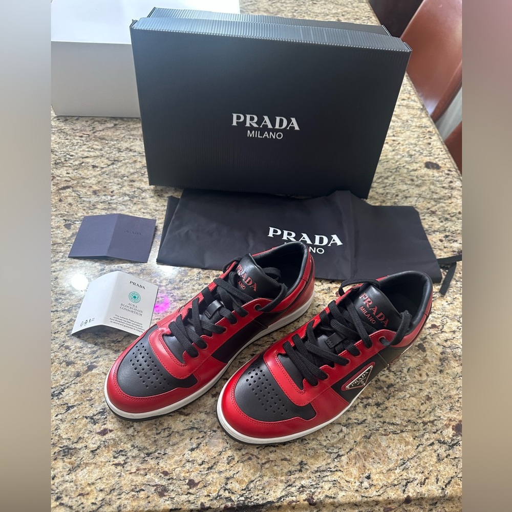Prada downtown leather black n res patent